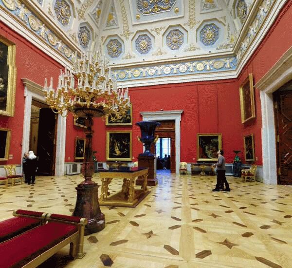 Банкомат ЮниКредита по адресу Дворцовая наб., 34, музей «Эрмитаж», «Комендантский подъезд»