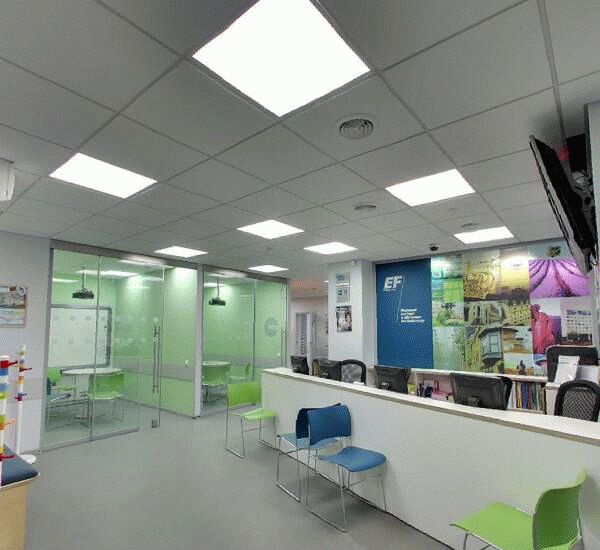 Банкомат банка Юниаструм по адресу Коломяжский пр., д. 15, ТЦ «Купеческий Двор»