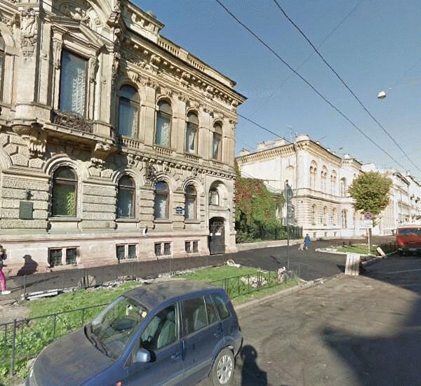 Банкомат Сбербанка России по адресу ул. Чайковского, д. 28, СпбГУ, юридический факультет