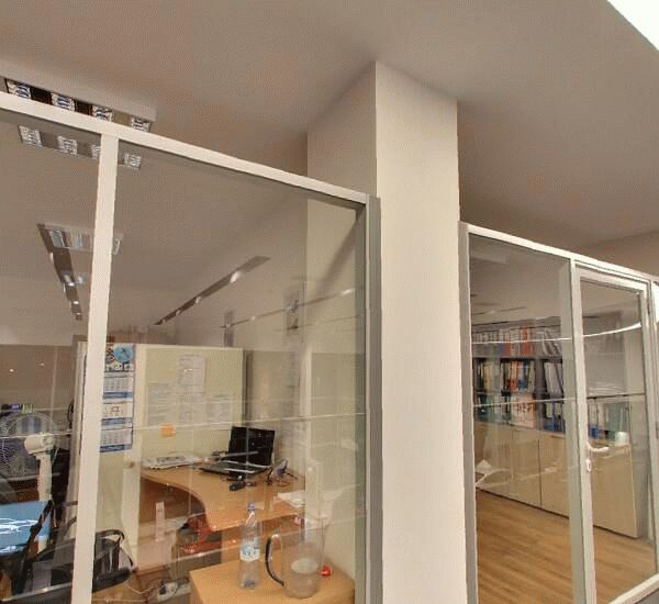 Банкомат Сбербанка России по адресу Уральская ул., д. 33, Василеостровский автоцентр