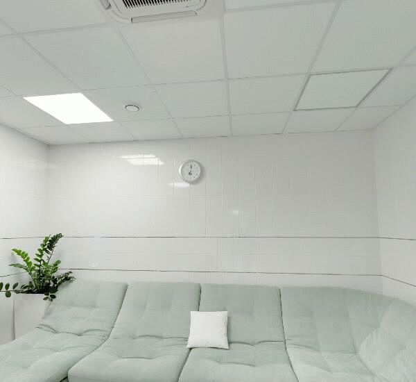 Отделение Московского областного банка по адресу г. Санкт-Петербург,  26-я линия В. О.,  д. 15 Б